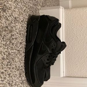 Black nike air max 90’s